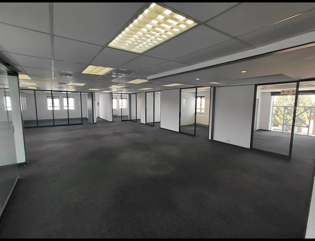 387M² OFFICE TO LET IN BRYANSTON